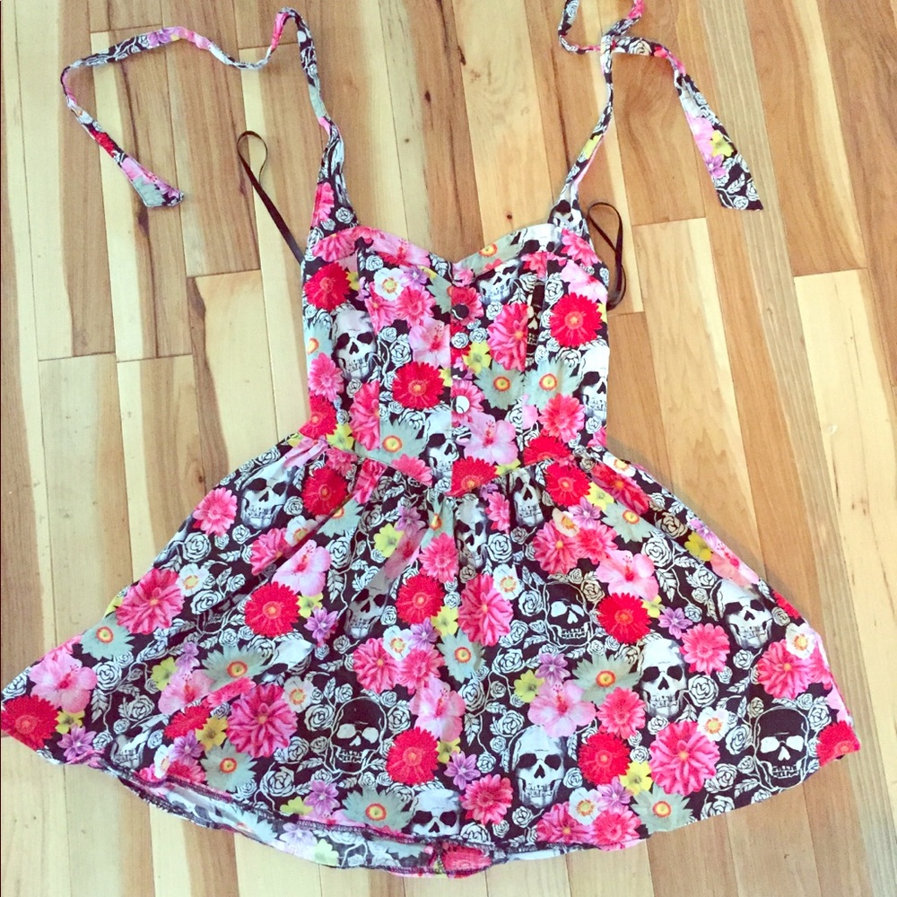 Medium Hell Bunny Floral Print